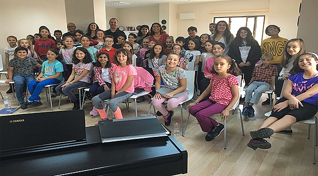 ÇOCUK KÜLTÜR EVİ MÜZİSYEN ZARETTA URŞANOVA'YI AĞIRLADI