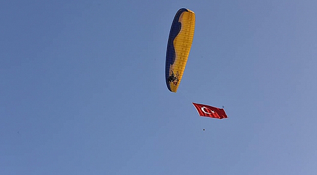 CUMHURİYET İÇİN ÇAN SEMALARINDA ANLAMLI UÇUŞ