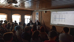 ECE AYHAN'DAN TARİHE AÇILAN PENCERE