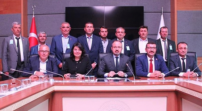 EZİNE MUHTARLARI GAZİ MECLİS'TE