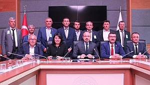 EZİNE MUHTARLARI GAZİ MECLİS'TE