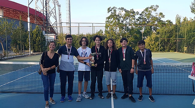 TENİS TURNUVASI TAMAMLANDI