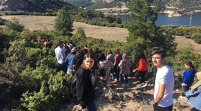 ÜNİVERSİTELİLER ATİKHİSAR VE KAYADERE'Yİ ZİYARET ETTİ