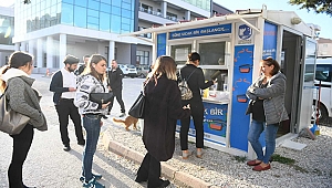 BAŞKAN GÖKHAN, SICAK ÇORBA İKRAMINDA ÜNİVERSİTELİLERLE BULUŞTU