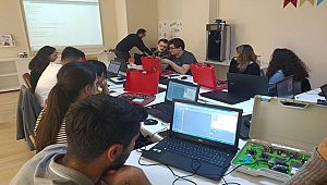 ÇOCUK KÜLTÜR EVİ'NDE ROBOTİK/MAKER EĞİTİCİ EĞİTİMİ DÜZENLENDİ