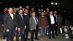 ÇOMÜ GENÇ MÜSİAD TOPLULUĞU TARAFINDAN ÖĞRENCİLERE ÇORBA DAĞITILDI