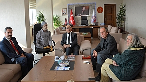 KIBRIS GAZİSİ GAZETECİ CAHİT ÖNDER'DEN REKTÖR PROF. DR. SEDAT MURAT'A ZİYARET