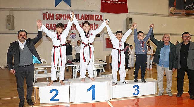 TAEKWONDO ŞAMPİYONASINA BÜYÜK İLGİ