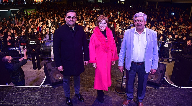 ALIŞVERİŞ VE EĞLENCE TÜM HIZIYLA SÜRÜYOR