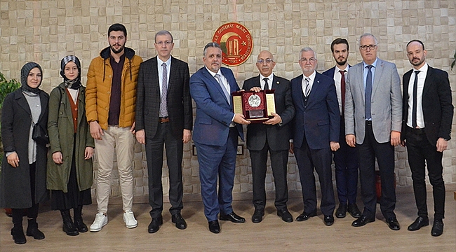 BATI TRAKYA TÜRKLERİ DAYANIŞMA DERNEĞİ'NDEN ÇOMÜ REKTÖRÜ PROF. DR. SEDAT MURAT'A ZİYARET