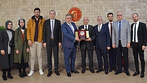 BATI TRAKYA TÜRKLERİ DAYANIŞMA DERNEĞİ'NDEN ÇOMÜ REKTÖRÜ PROF. DR. SEDAT MURAT'A ZİYARET