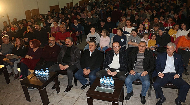 BAYRAMİÇ'TE 'AŞK OLSUN' SAHNE ALDI