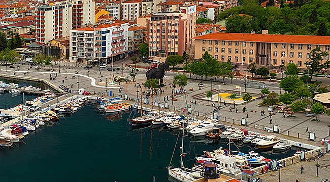 ÇOMÜ ÖĞRENCİLERİ ÖLÜMSÜZ AŞKI CANLANDIRDI