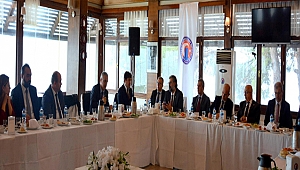 ÇOMÜ REKTÖRÜ PROF. DR. SEDAT MURAT KAYMAKAMLARLA BİR ARAYA GELDİ