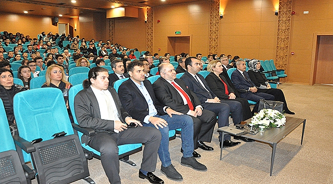 MEHMET AKİF ERSOY DÜZENLENEN PROGRAMLA ANILDI