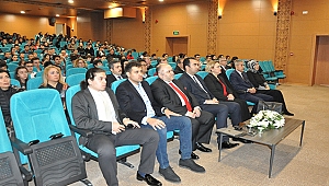 MEHMET AKİF ERSOY DÜZENLENEN PROGRAMLA ANILDI