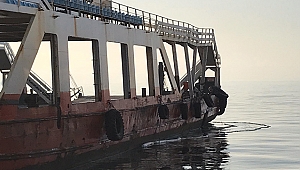 BALIKÇI TEKNESİ İLE FERİBOT ÇARPIŞTI