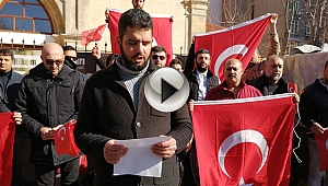 "BAYRAK BİR MİLLETİN ONURUDUR, ŞEREFİDİR!"