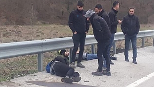 BİGA-ÇAN YOLUNDA MOTOSİKLET KAZASI!