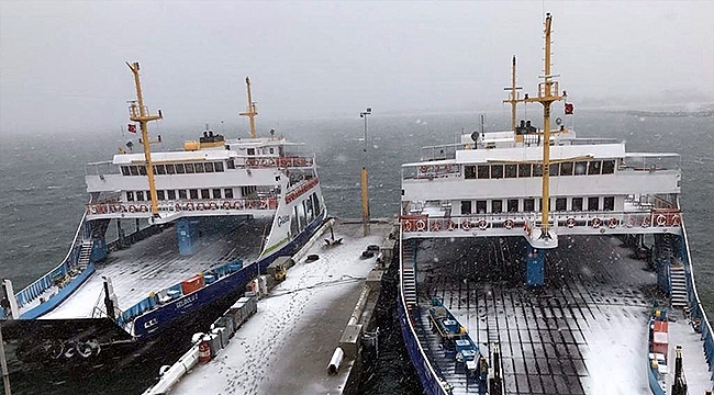 ÇANAKKALE'DE DENİZ ULAŞIMI DURDU!