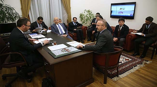 "İLÇE YATIRIMLARIMIZI CUMHURBAŞKANIMIZ BAŞTA OLMAK ÜZERE TÜM İLGİLİLERLE İSTİŞARE EDİYORUZ"