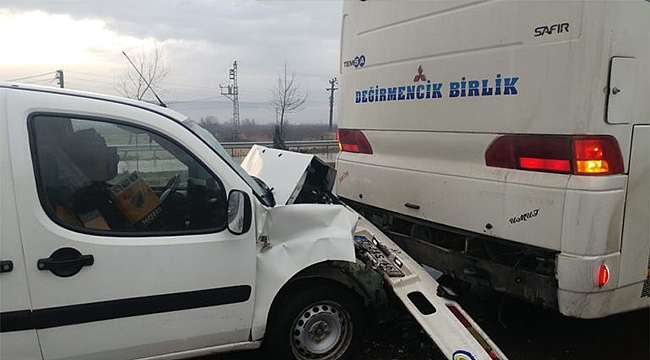 KIRMIZI IŞIKTA DURAN OTOBÜSE ÇARPTI!