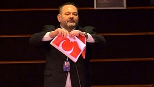 TÜRK BAYRAĞIMIZA YAPILAN SAYGISIZLIK CEZASIZ KALMAYACAK!