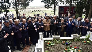 ÇANAKKALE SAVAŞININ KAHRAMANLARINDAN BİGALI MEHMET ÇAVUŞ MEZARI BAŞINDA ANILDI