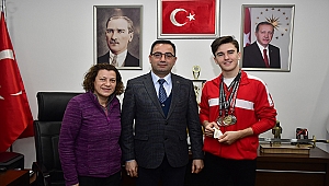 MİLLİ ATLET ANIL KORKMAZ'DAN BAŞKAN ERDOĞAN'A ZİYARET