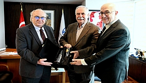 TÜRK ŞEHİTLİKLERİ İMAR VAKFI'NDAN BAŞKAN GÖKHAN'A ZİYARET