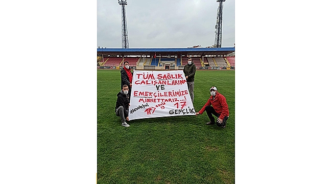 17 GENÇLİK'TEN ANLAMLI MESAJ