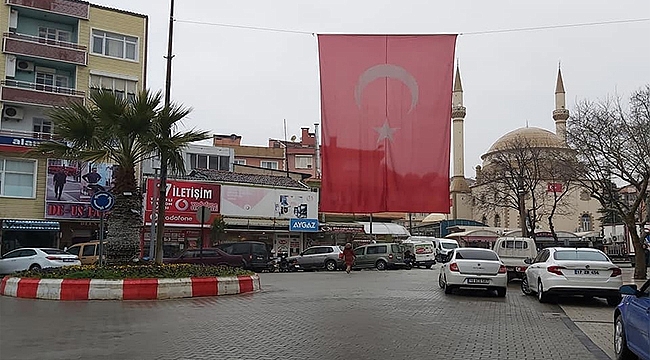 ÇAN KIRMIZI BEYAZA BOYANDI