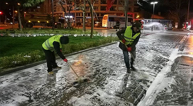 KEPEZ BELEDİYESİ VİRÜSE KARŞI GECE MESAİSİNDE