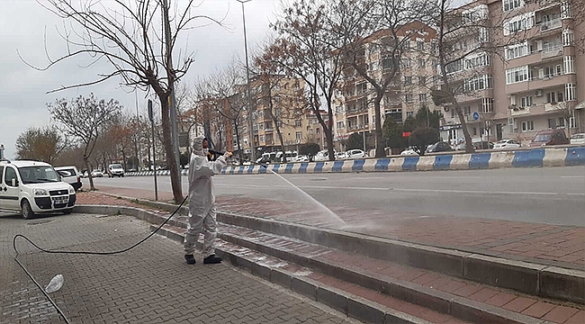 KENT GENELİNDE GERÇEKLEŞTİRİLEN DEZENFEKSİYON ÇALIŞMALARI DEVAM EDİYOR
