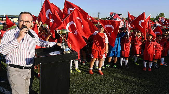 AK PARTİ GRUP BAŞKANVEKİLİ BÜLENT TURAN'DAN 23 NİSAN MESAJI