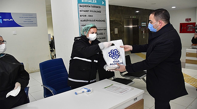 BİGA BELEDİYESİ'NDEN KAMU PERSONELİNE HİJYEN PAKETİ