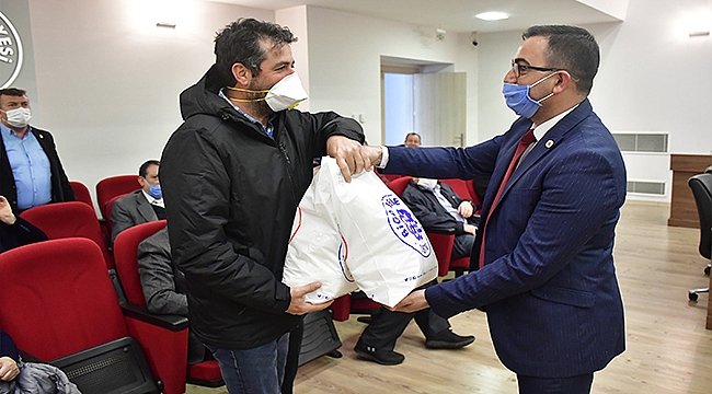 BİGA BELEDİYESİ'NDEN MUHTARLIK VE ODALARA 10 BİN MASKE