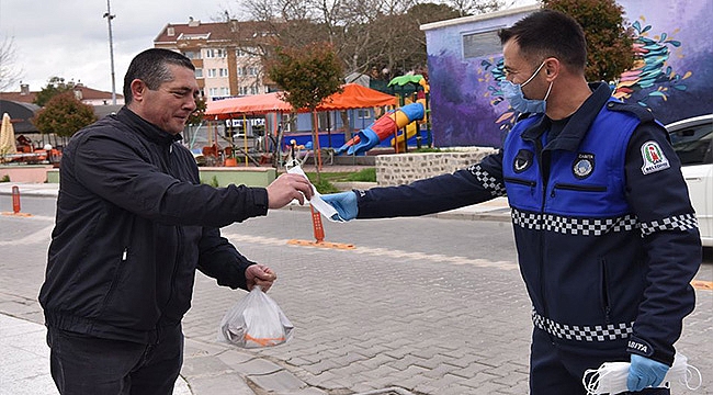 ÇAN BELEDİYESİ HALKA ÜCRETSİZ MASKE DAĞITTI