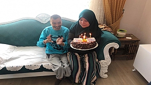 ENGELLİ GENCE VEFA EKİPLERİNDEN DOĞUM GÜNÜ SÜRPRİZİ