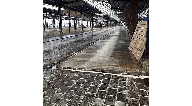 KAPALI PAZAR YERİ DEZENFEKTE EDİLDİ