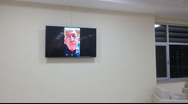 REKTÖR SEDAT MURAT, VİDEO KONFERANS SİSTEMİYLE HASTANE ÇALIŞANLARINA SESLENDİ