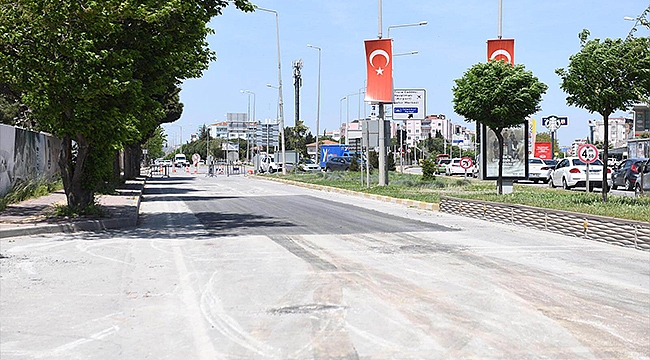 ATATÜRK CADDESİNDE ASFALT ONARIM ÇALIŞMALARI YÜRÜTÜLDÜ