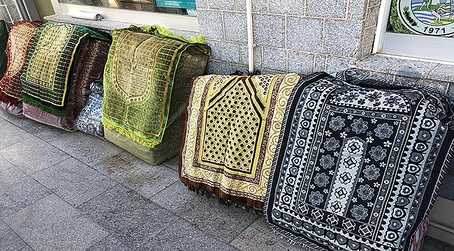 İLK CUMA NAMAZINDA SECCADENİZ BAŞKANDAN