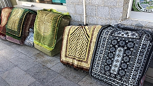 İLK CUMA NAMAZINDA SECCADENİZ BAŞKANDAN