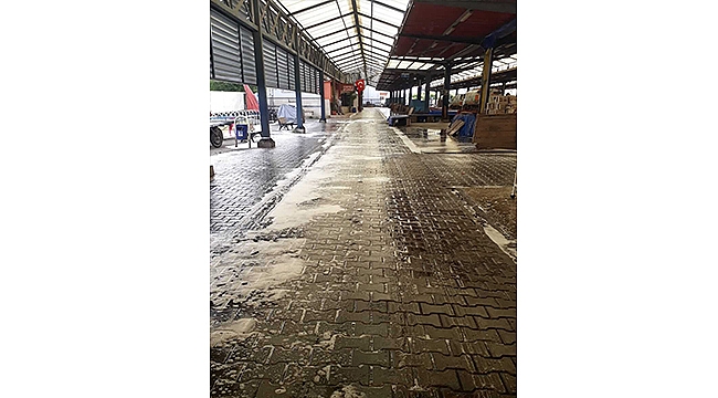 PAZARYERLERİNDEKİ DEZENFEKSİYON ÇALIŞMALARI DÜZENLİ OLARAK DEVAM EDİYOR