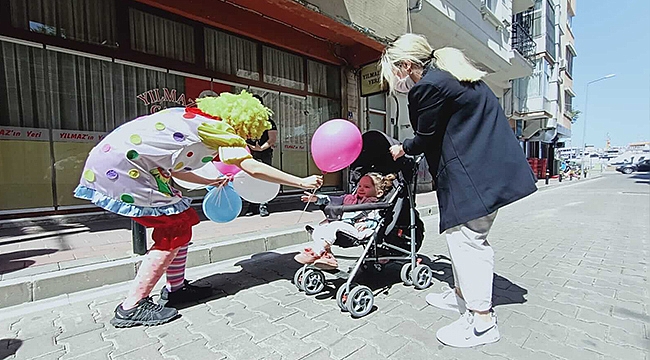 RENGARENK BALONLAR ÇOCUKLARLA BULUŞTU