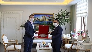 ÇANAKKALE AVUSTRALYA KONSOLOSU LUCAS ROBSON, VALİ İLHAMİ AKTAŞ'I ZİYARET ETTİ
