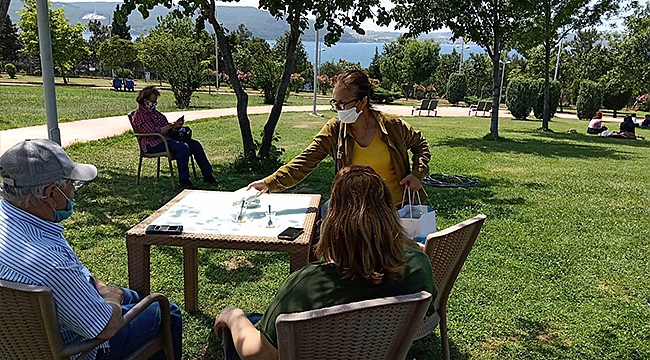 ÇANAKKALE BELEDİYESİNDEN KIDEMLİ KENTLİLERE KAHVE İKRAMI