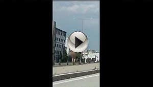 ÇIPLAK VATANDAŞI GÖRENLER GÖZLERİNE İNANAMADI!