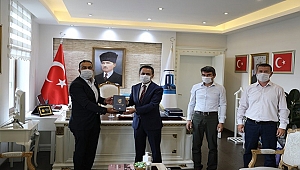 EĞİTİM BİR-SEN ÇANAKKALE ŞUBESİ'NDEN VALİ İLHAMİ AKTAŞ'A HAYIRLI OLSUN ZİYARETİ